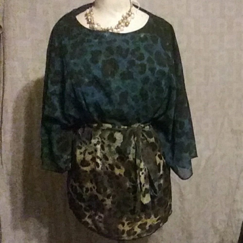 Beautiful cato multi colored shirt.